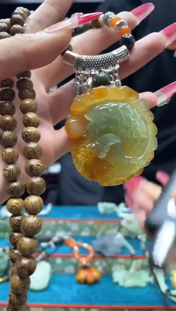 未镶嵌岫玉吊坠·