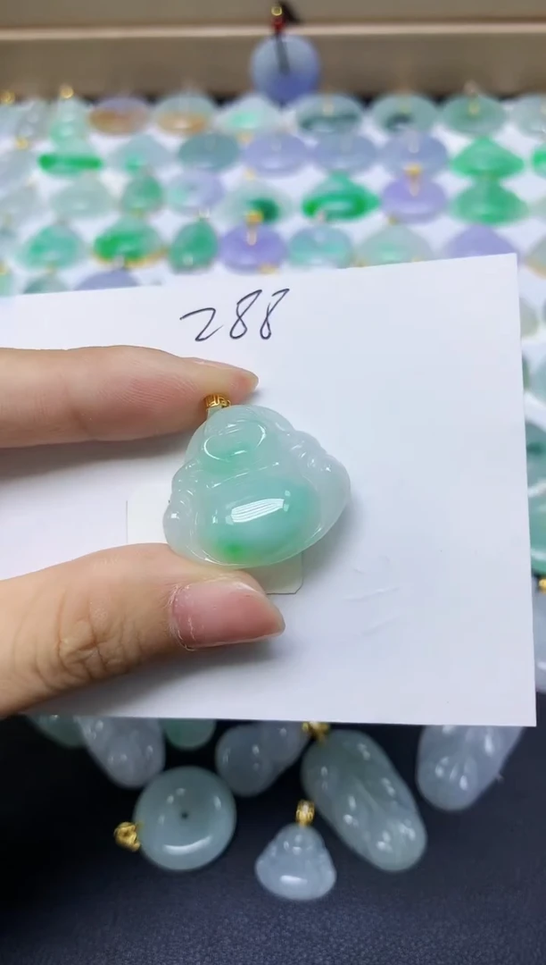 翡翠18K金镶嵌颈饰 天然缅甸翡翠A货