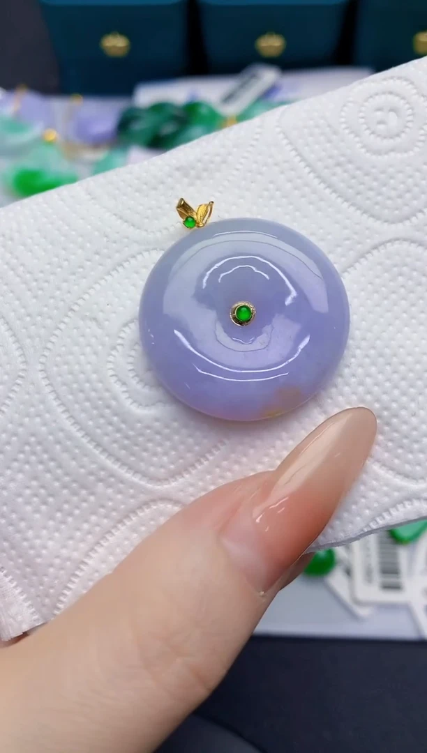 颈饰18K金镶嵌翡翠缅甸天然翡翠A货