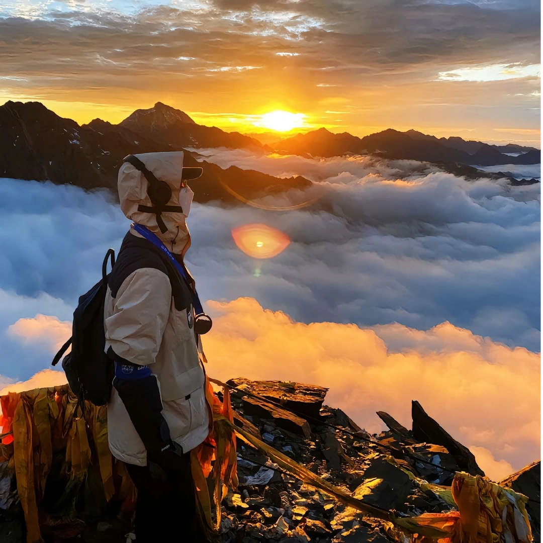 户外男士轻奢商务卫衣