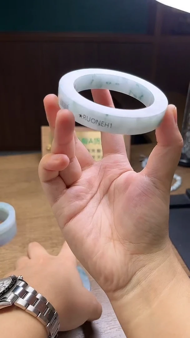 未镶嵌手镯定制翡翠珍*定制