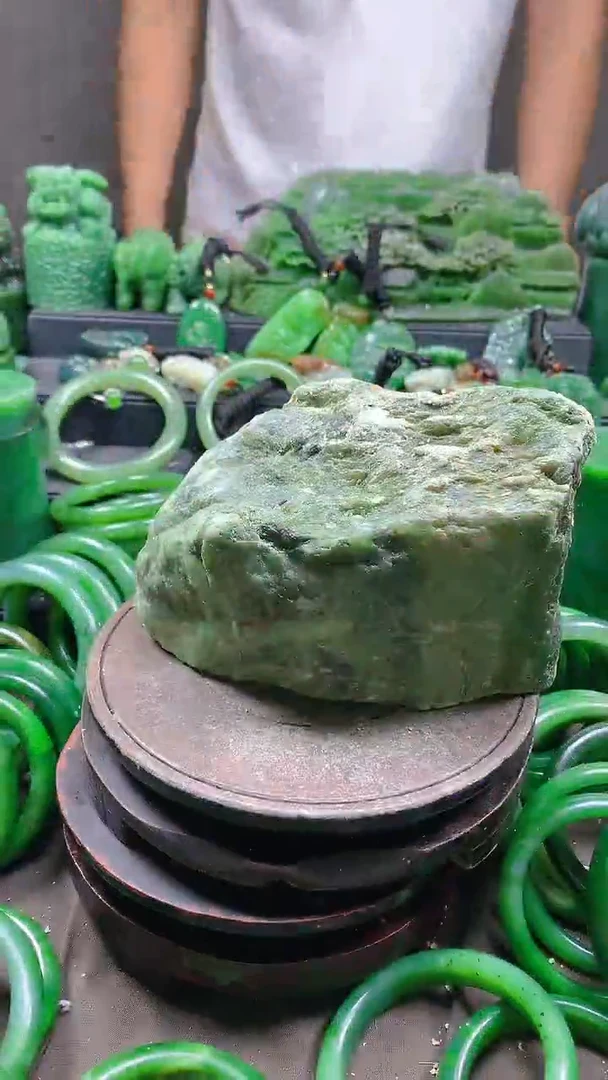 和田玉未镶嵌珠宝半成品1111