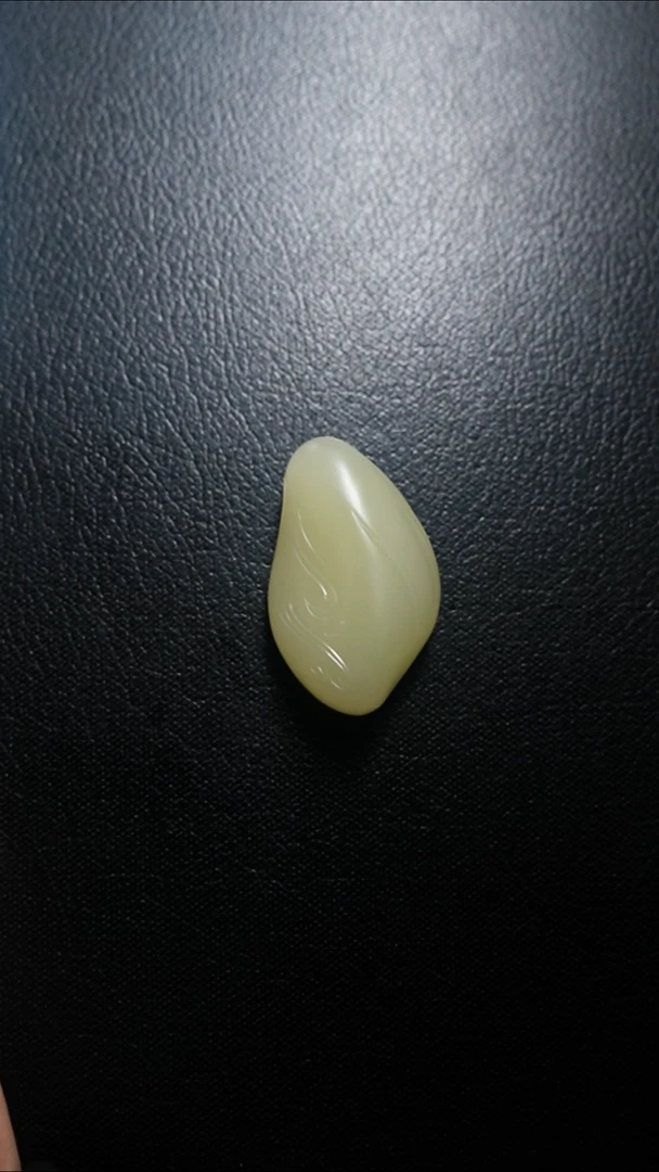 颈饰未镶嵌和田玉吊坠