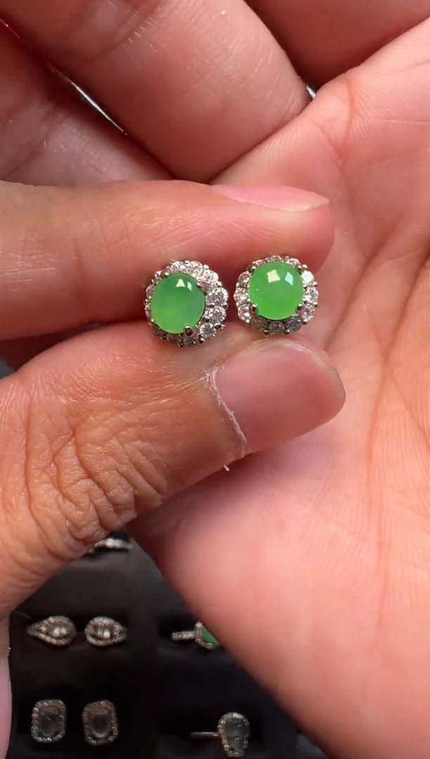 银S925镶嵌翡翠耳钉耳钉