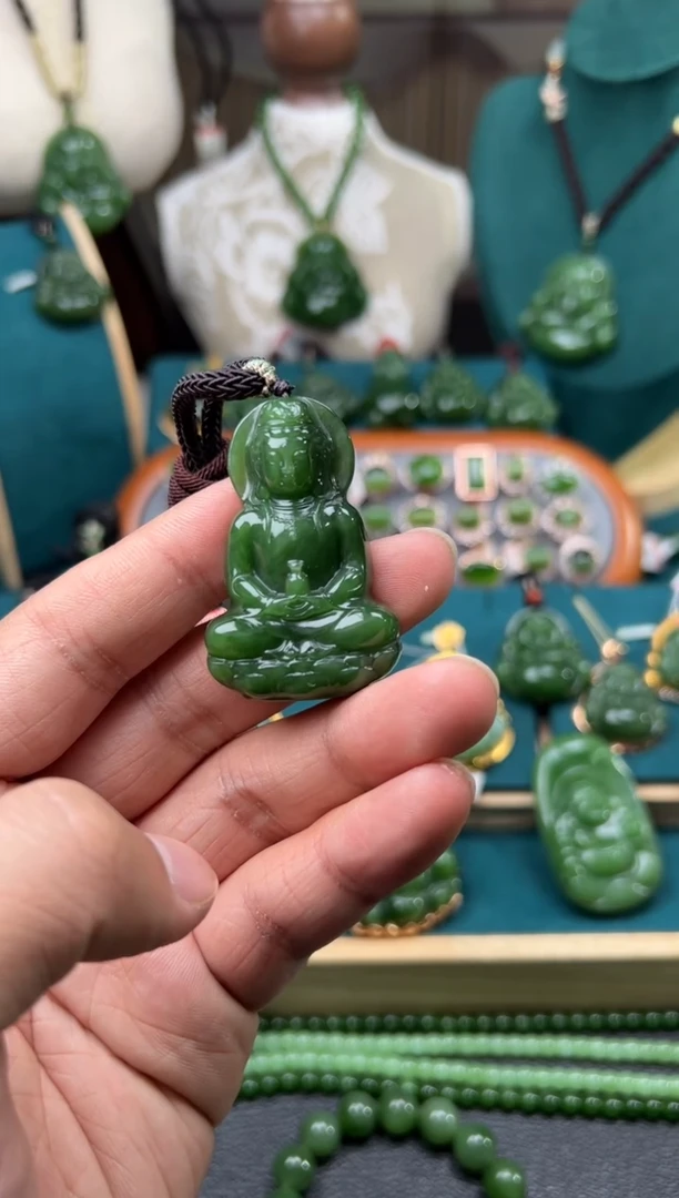 颈饰未镶嵌和田玉（碧玉）观音