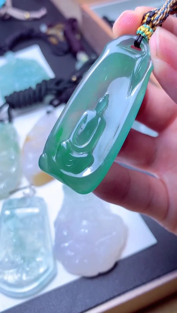 颈饰未镶嵌翡翠天然A货翡翠
