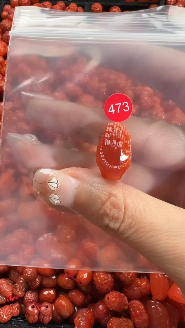 颈饰未镶嵌南红玛瑙1