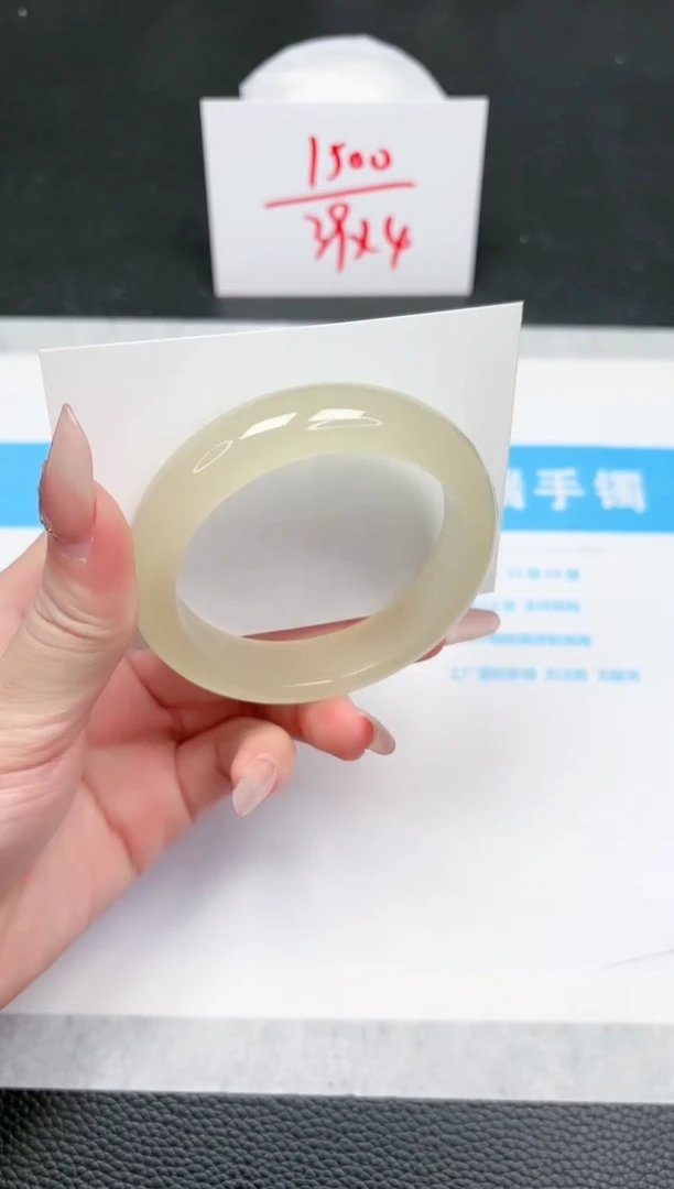 【闪购商品】石英质玉手镯未镶嵌588-56