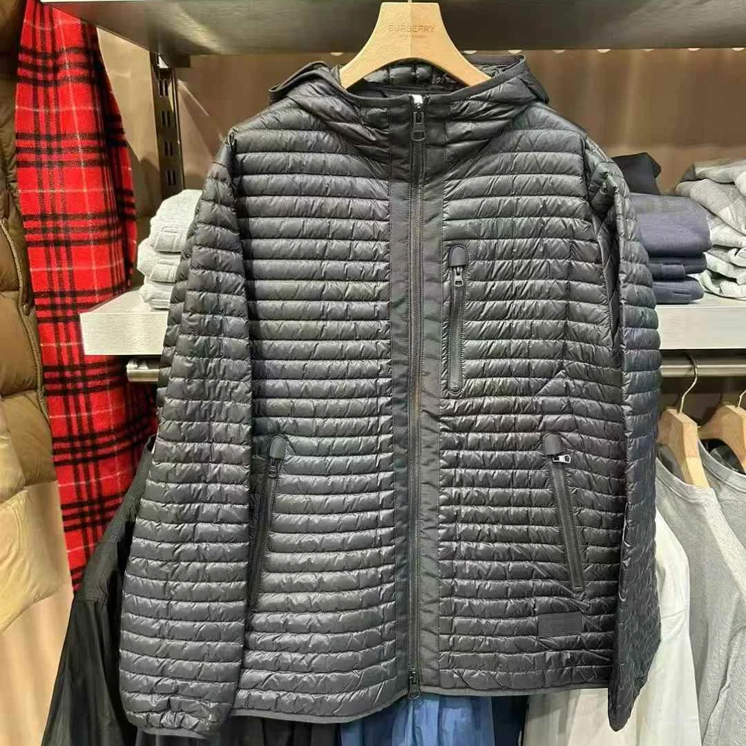 【巴黎直邮】Burberry巴宝莉 男士 轻薄款黑色连帽羽绒服80910981
