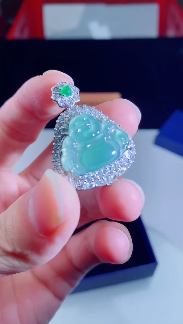 颈饰未镶嵌翡翠   ·