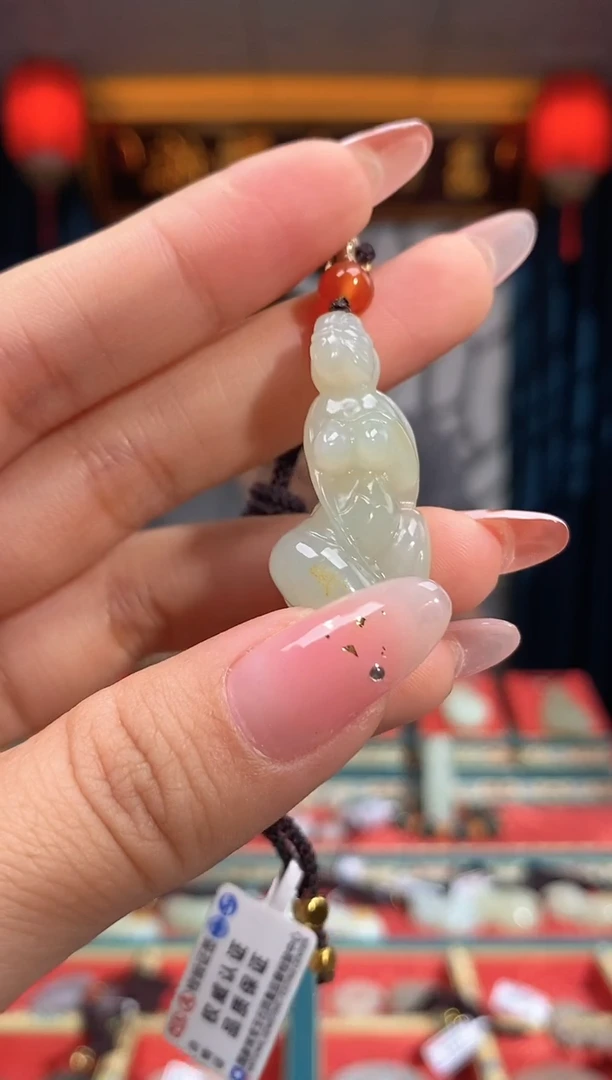 和田玉未镶嵌挂件玉美人