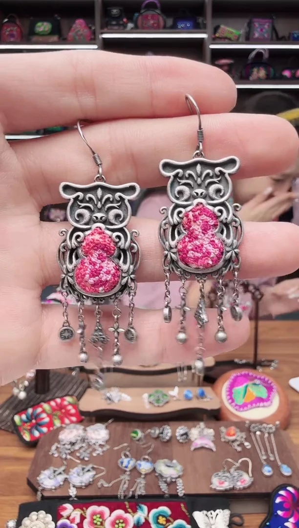 织绣49蒙阿苏苗绣传承旗舰店