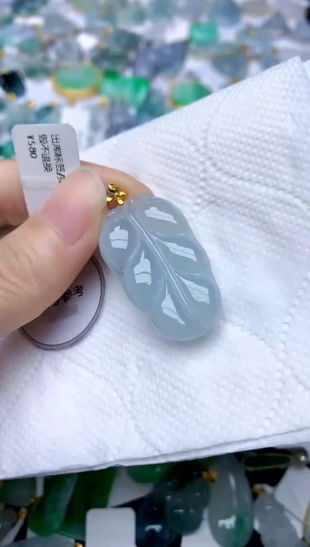 颈饰18K金镶嵌翡翠天然A货翡翠