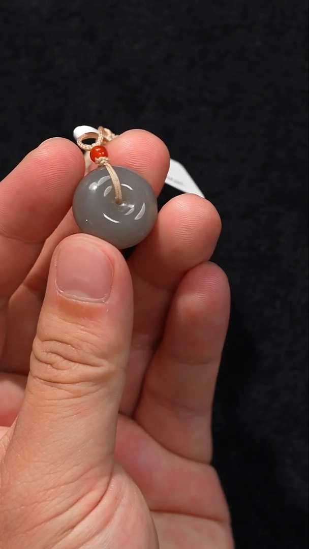 颈饰未镶嵌和田玉烟紫平安扣