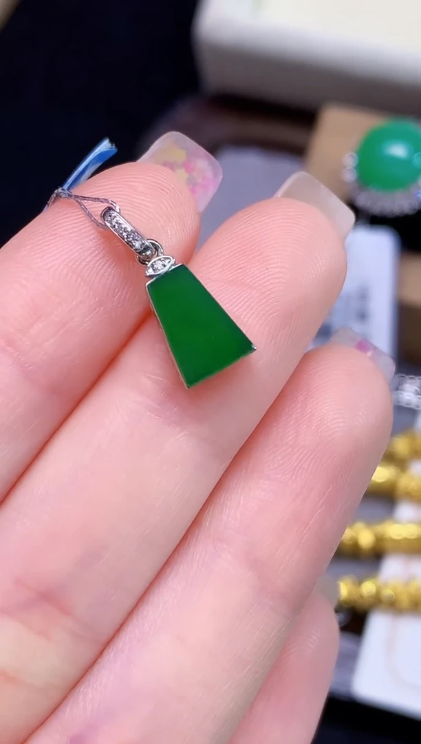 吊坠(不含链)18K金镶嵌翡翠L1848多样性发其一