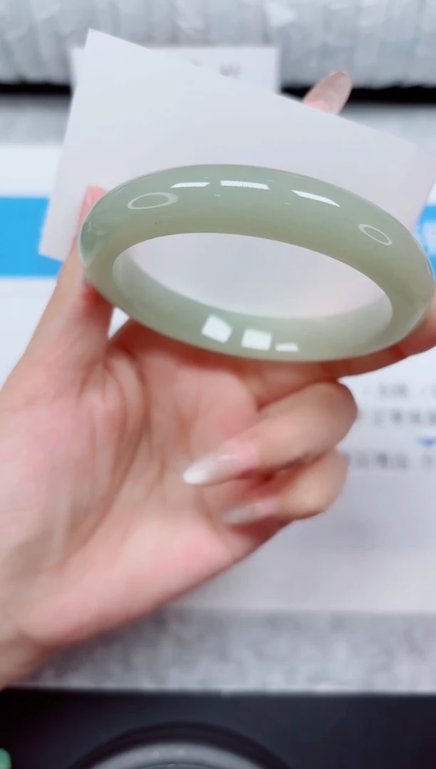 未镶嵌手镯石英质玉105-58