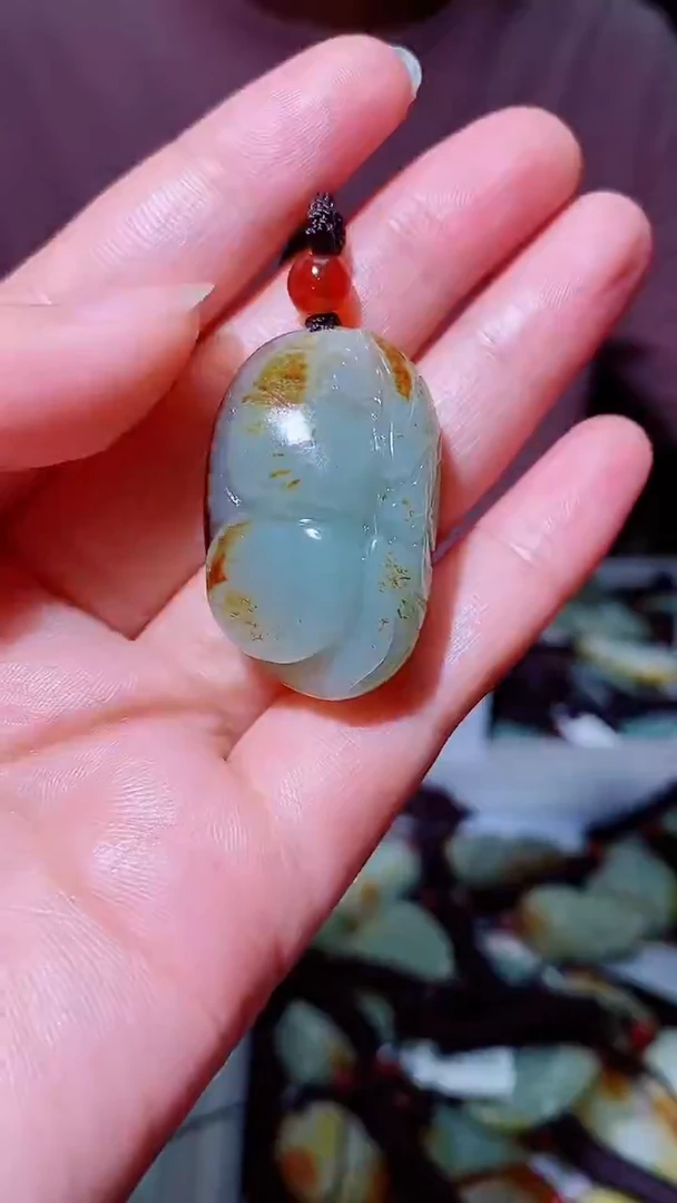 和田玉未镶嵌颈饰1