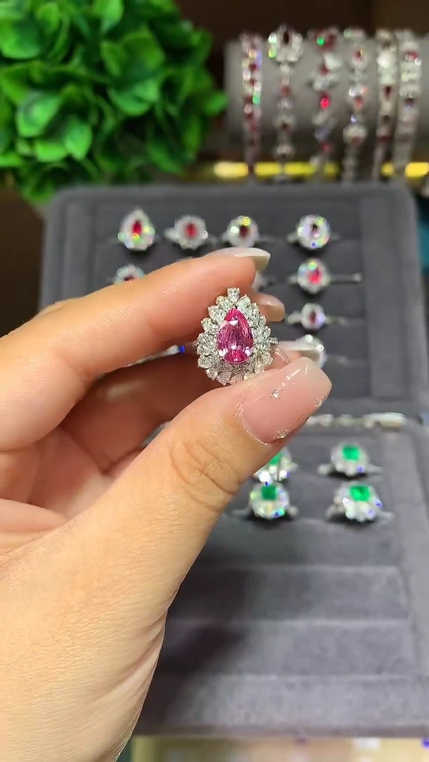 戒指彩色蓝宝石18K金镶嵌2.04ct