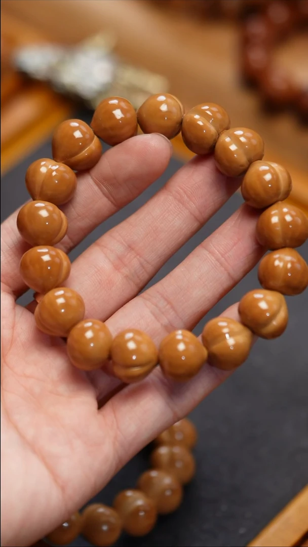 吊坠猴头核桃屁桃