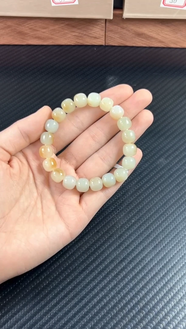 未镶嵌手串和田玉且末微色差远矿卡9*10