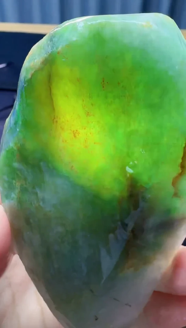 翡翠未镶嵌颈饰025天然缅甸A货翡翠