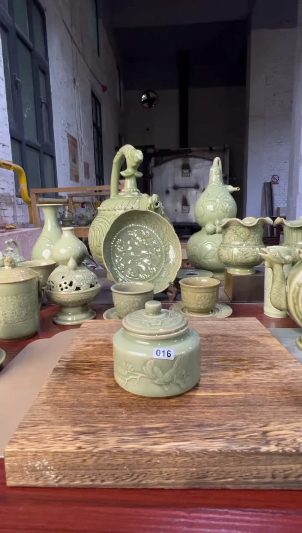 瑕疵耀州窑喜上眉梢茶叶罐016