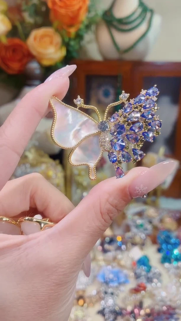 合成立方氧化锆铜合金紫蝴蝶