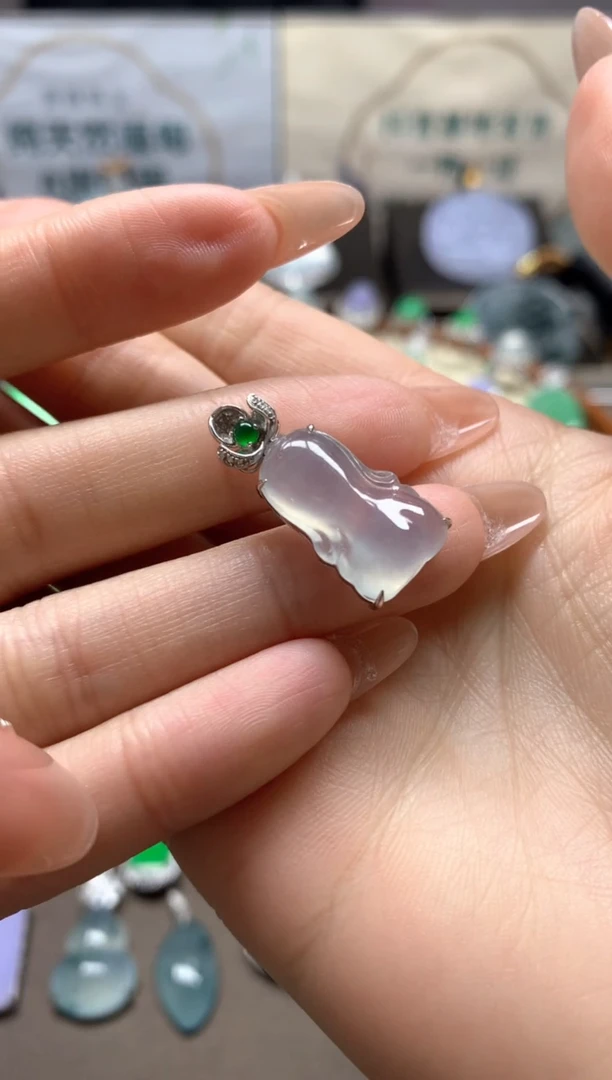 【闪购商品】翡翠吊坠(不含链)18K金镶嵌挂件