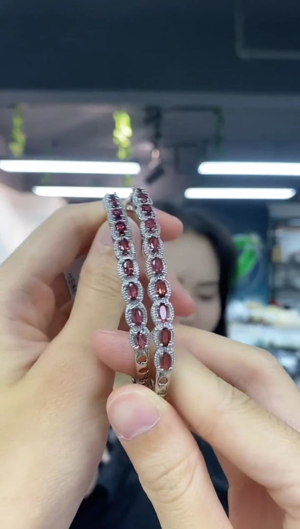 未镶嵌手镯石榴石多样性发其一颜色微差