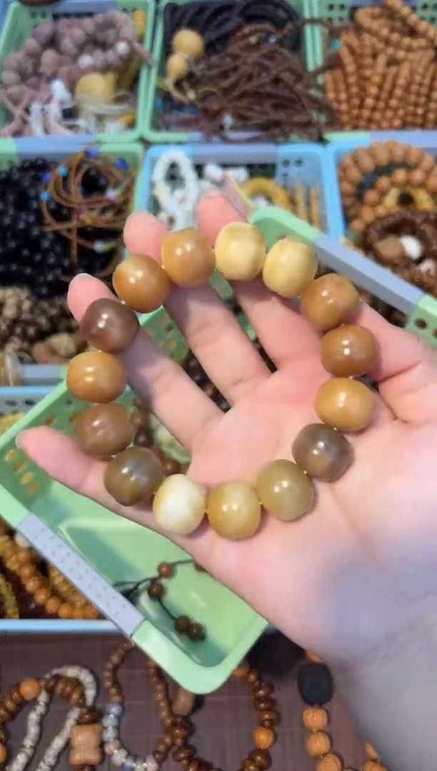 手串白玉菩提蛋堡