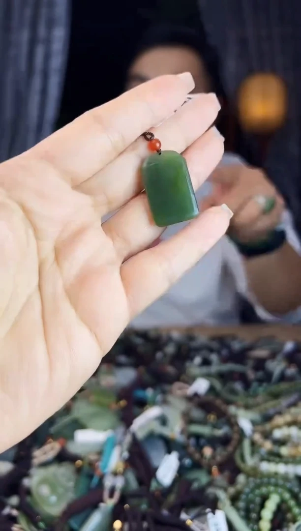 未镶嵌和田玉挂件1