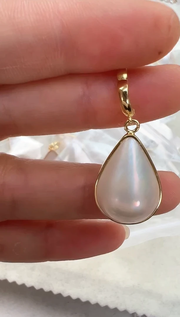 【闪购商品】拼合珍珠（马贝珠）颈饰银S925镶嵌白色水滴