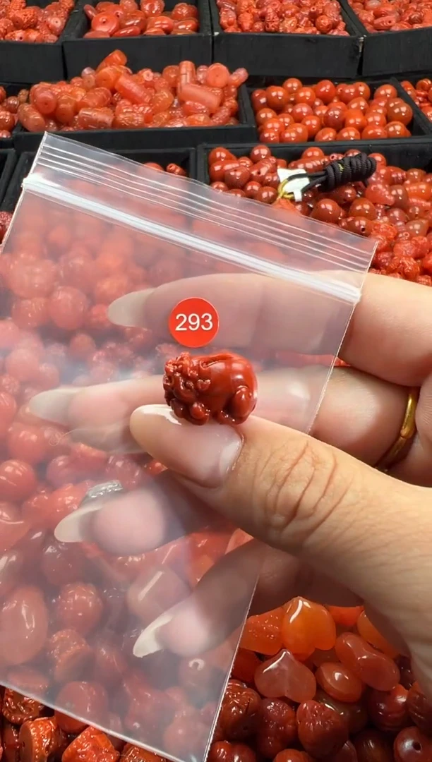 颈饰未镶嵌南红玛瑙1