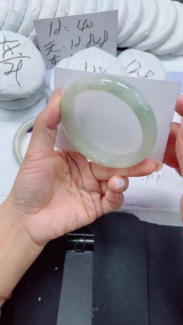 未镶嵌手镯石英质玉258-60
