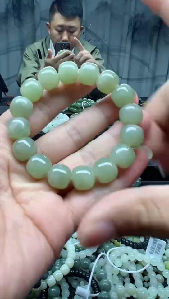 未镶嵌手串和田玉湖水绿卡14老邢纯天然拍一发一