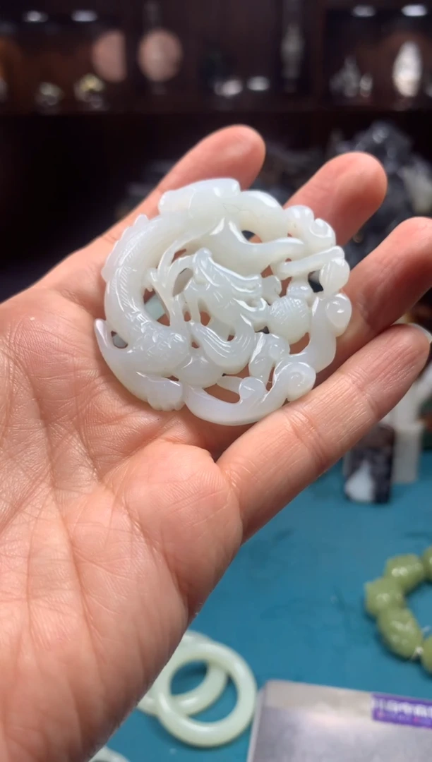 和田玉未镶嵌颈饰1