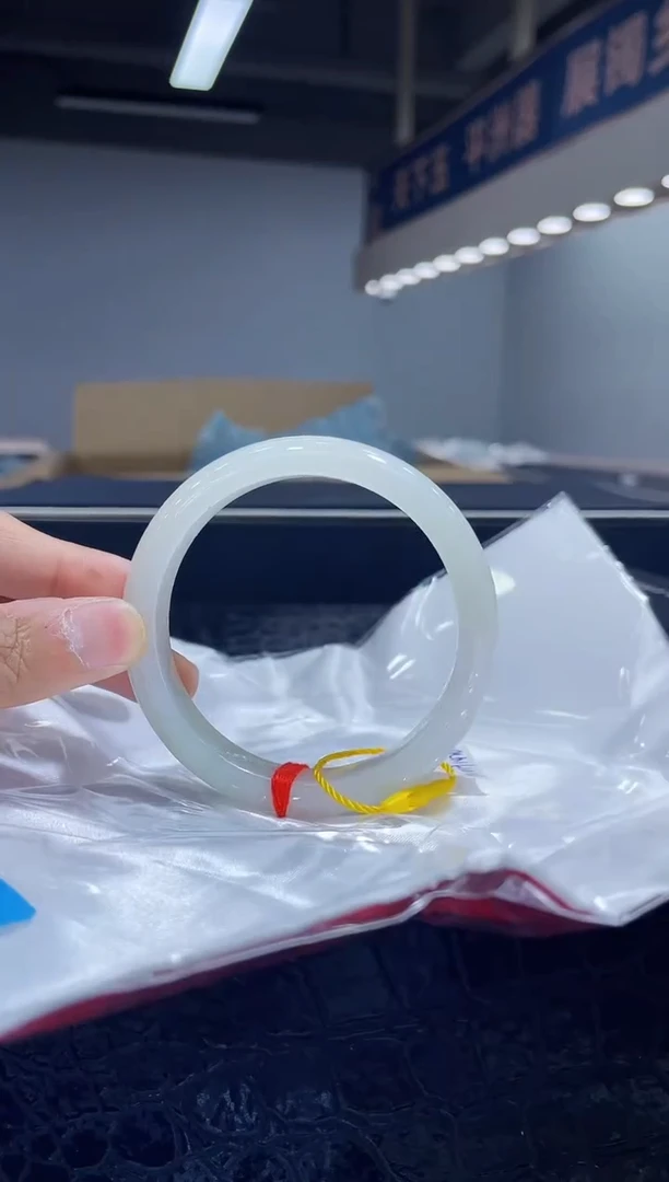 未镶嵌手镯翡翠5