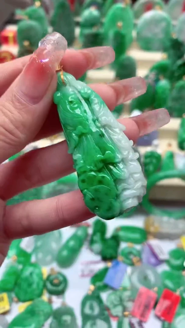 【闪购商品】翡翠颈饰18K金镶嵌挂件