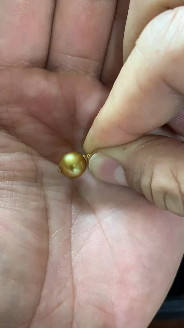 18K金镶嵌颈饰海水珍珠刘****.吊坠