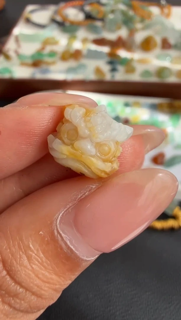 未镶嵌定制翡翠狮子头