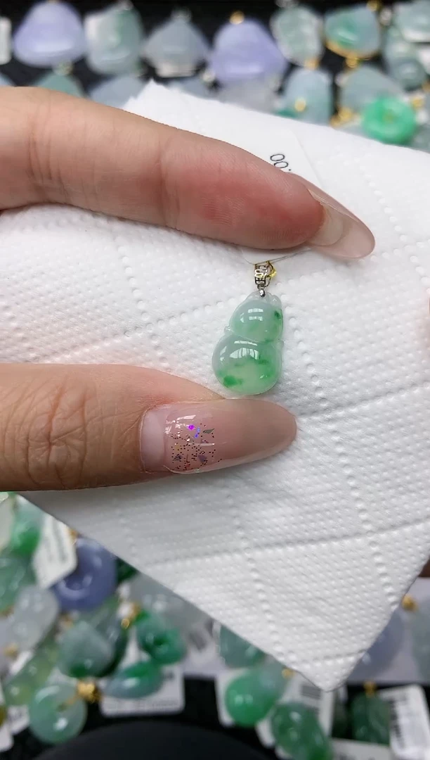 颈饰18K金镶嵌翡翠1111111111