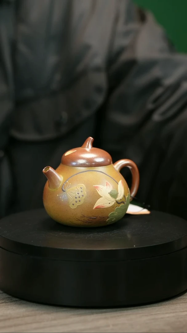 茶壶紫砂阳**照H2435李小琴堆绘莲花茄瓜