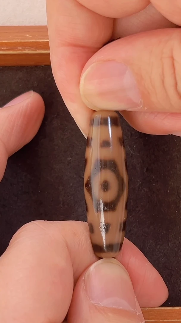 未镶嵌颈饰玛瑙/玉髓老冯黑金金刚二眼41.1*12.4