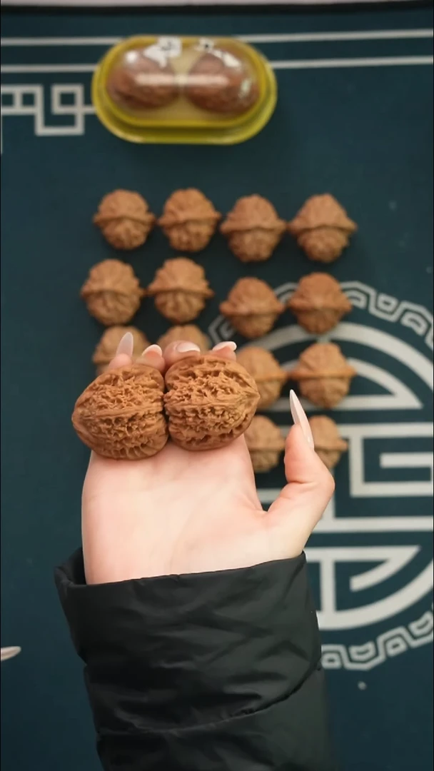 吊坠文玩核桃三角疆42全