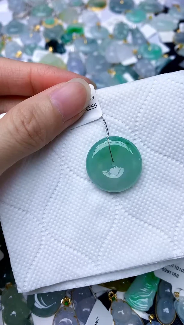 颈饰未镶嵌翡翠天然A货翡翠