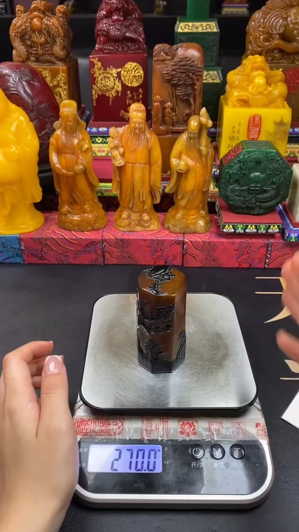 寿山石印石乌鸦皮八角章