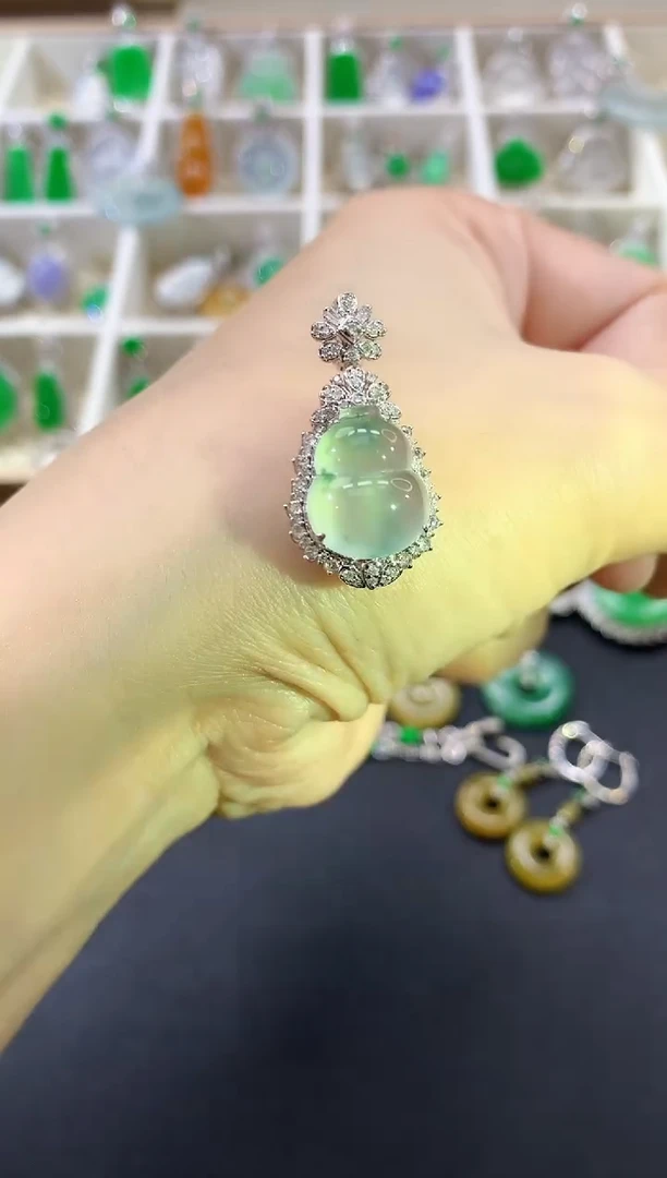翡翠18K金镶嵌吊坠(不含链)葫芦|9800