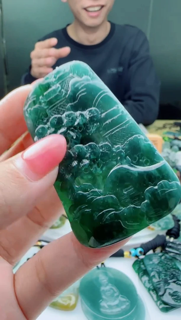 【闪购商品】翡翠颈饰未镶嵌111111111111111