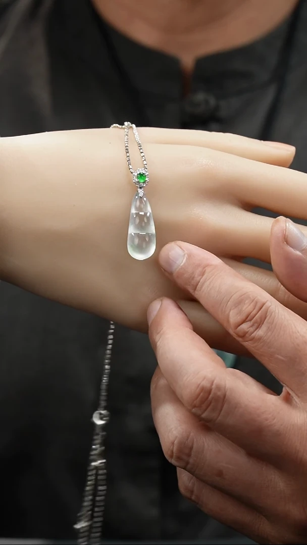 颈饰18K金镶嵌翡翠228·