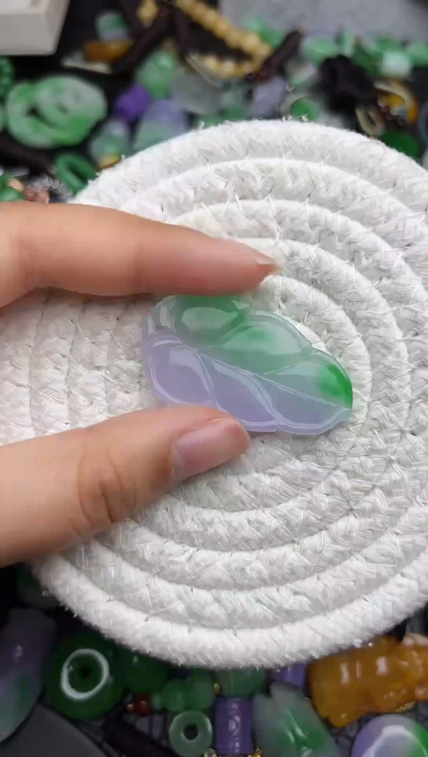 颈饰未镶嵌翡翠缅甸翡翠吊坠